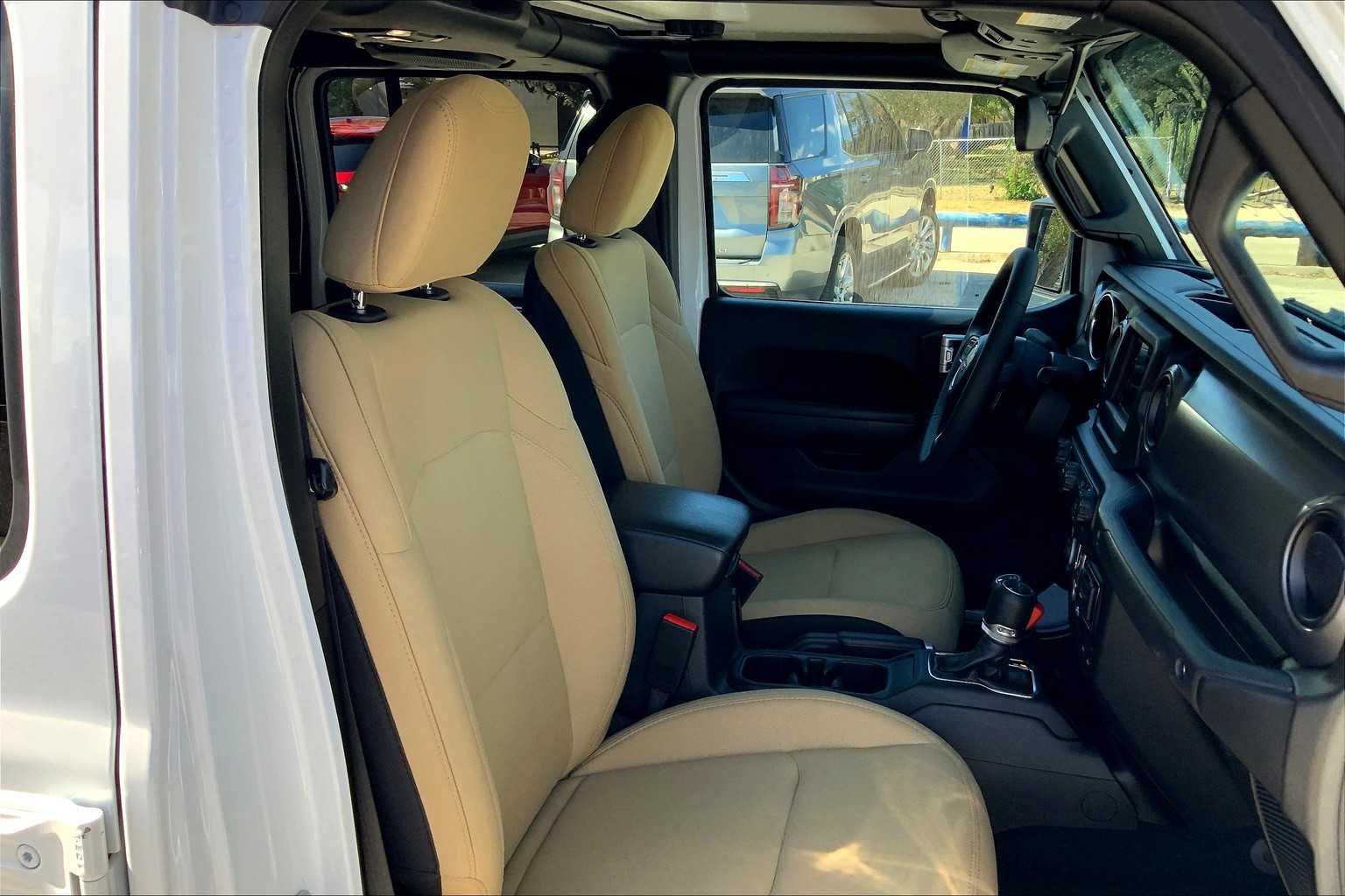 2023 Jeep Gladiator Willys photo 7
