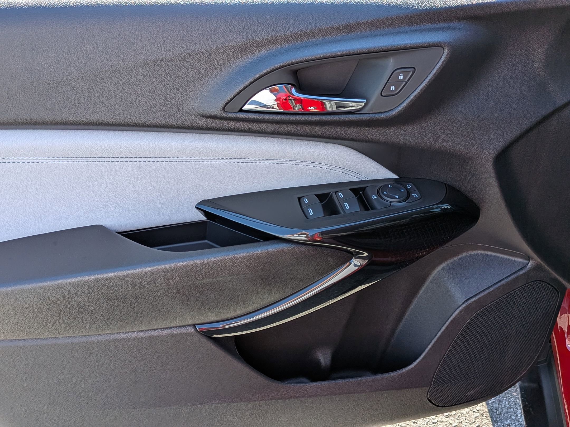 2026 Chevrolet Trax LT photo 12