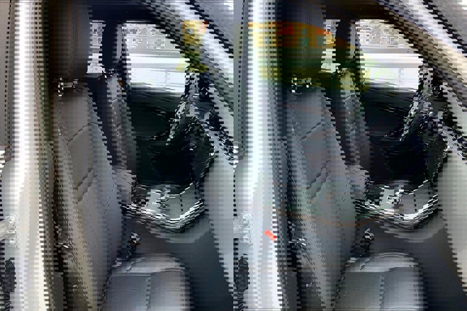 2024 Land Rover Range Rover Evoque Dynamic SE photo 5