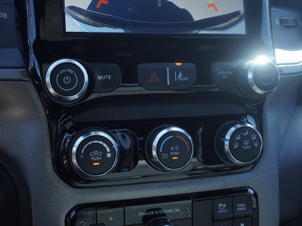 2026 Ram 1500 Warlock photo 18
