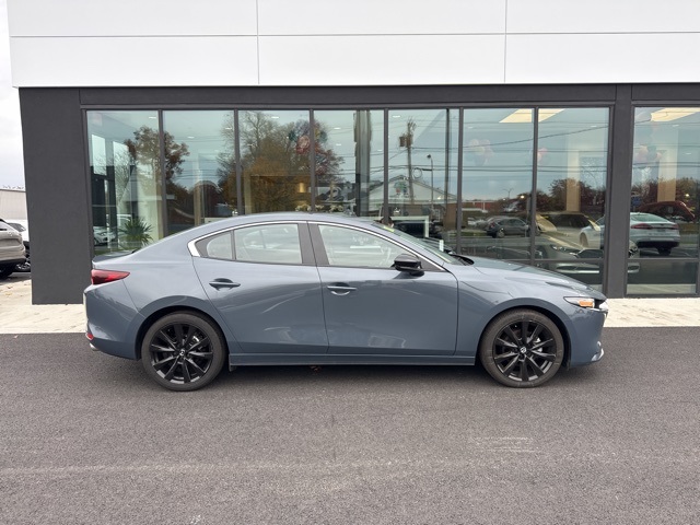 2023 Mazda Mazda3 2.5 s Carbon photo 2