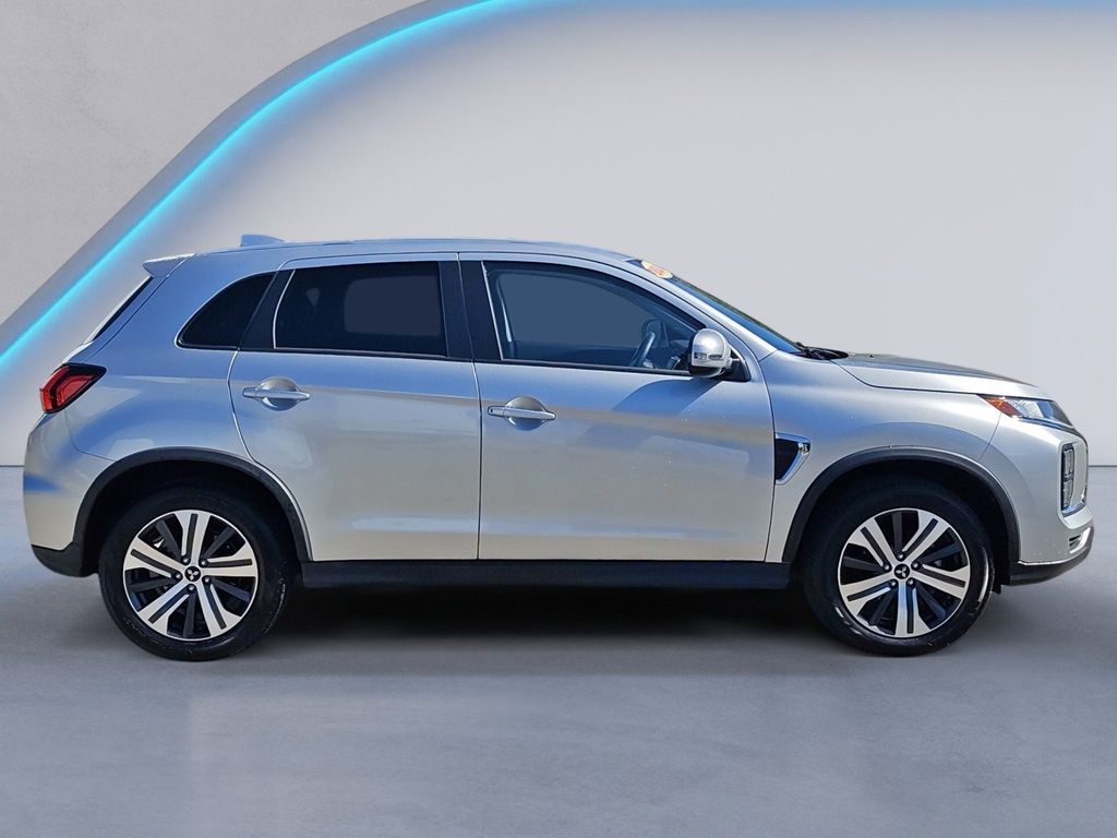 2024 Mitsubishi Outlander Sport ES photo 3