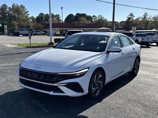 2025 Hyundai Elantra SEL Convenience photo 3