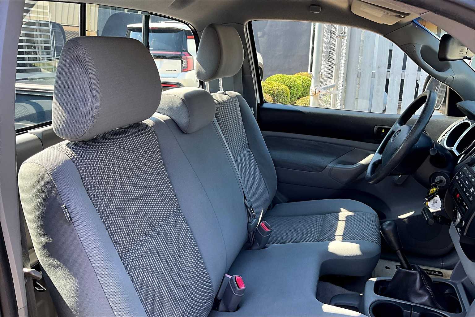 2010 Toyota Tacoma LE photo 8