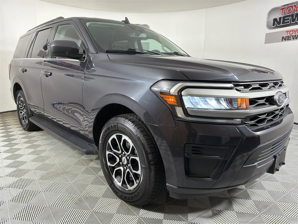2024 Ford Expedition XLT's photo