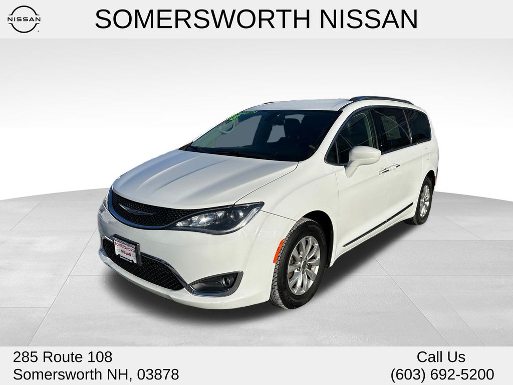 2018 Chrysler Pacifica Touring L's photo