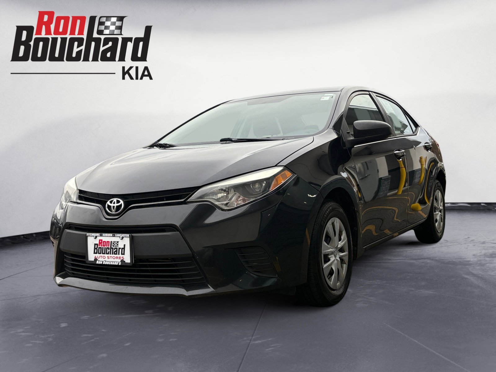 Used 2015 Toyota Corolla LE with VIN 5YFBURHE8FP262865 for sale in Lancaster, MA