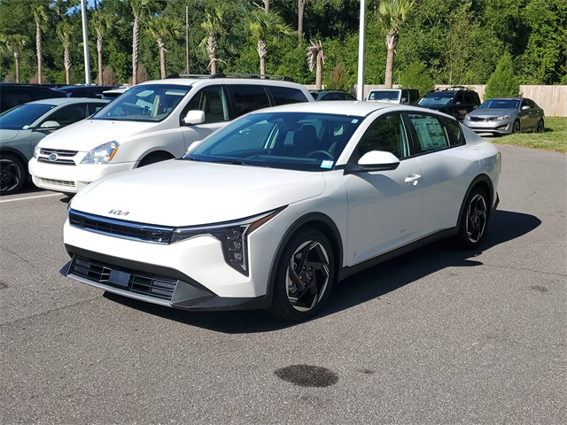 2025 Kia K4 EX photo 3