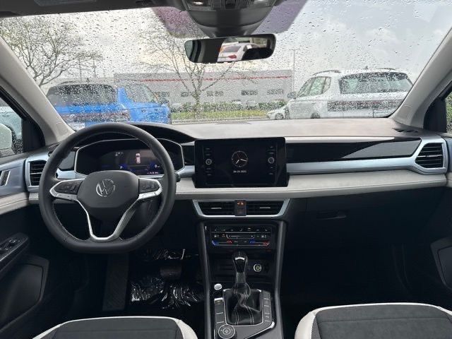 2025 Volkswagen Taos SE photo 5
