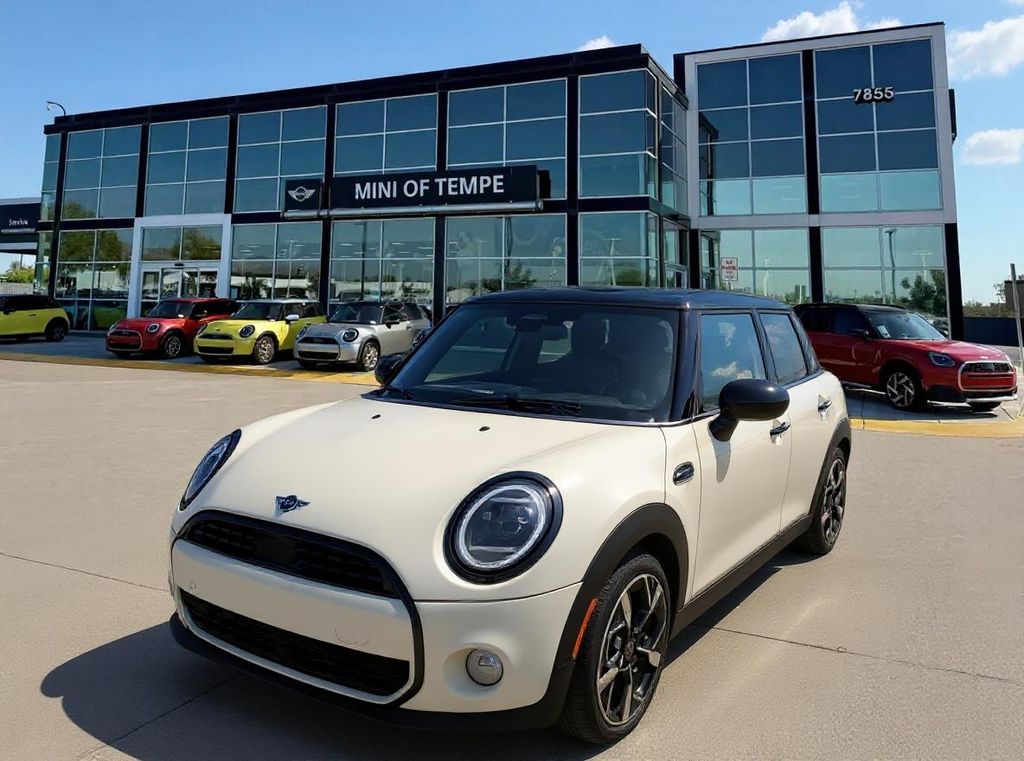 2026 MINI Hardtop 4 Door Oxford Edition's photo