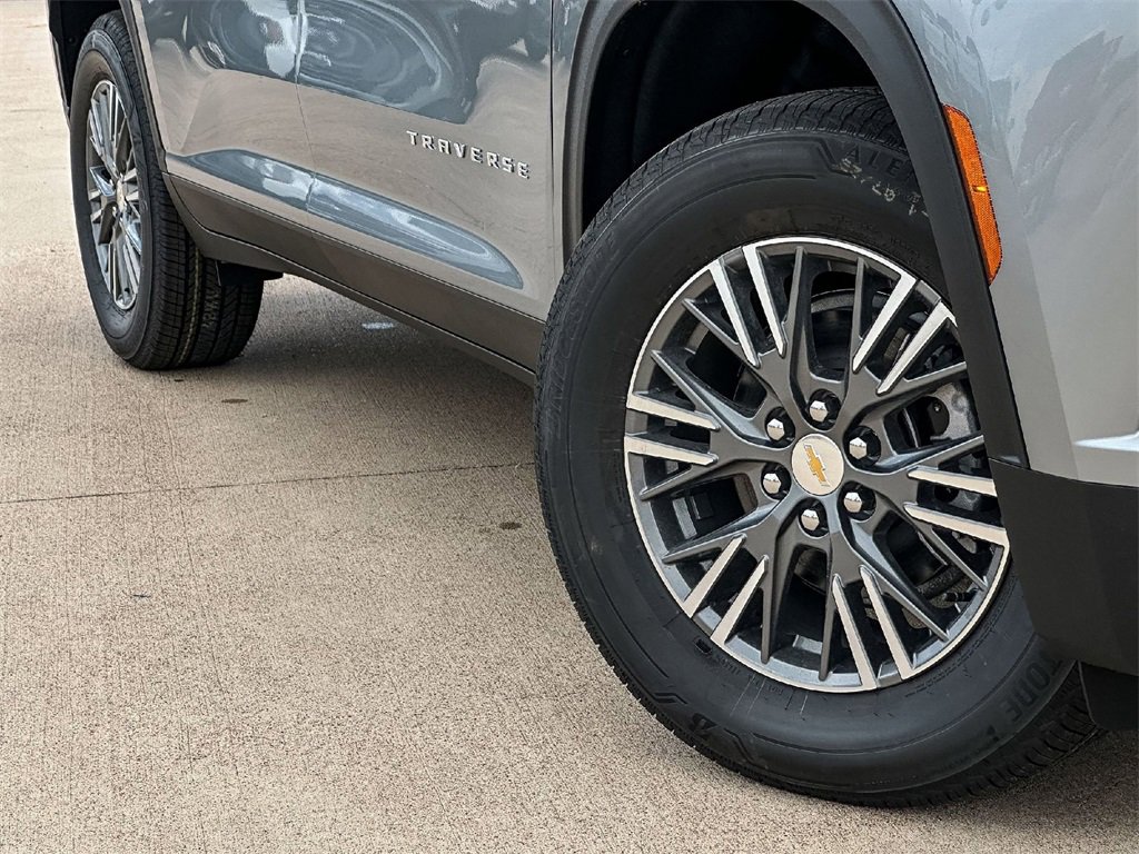 2026 Chevrolet Traverse photo 3