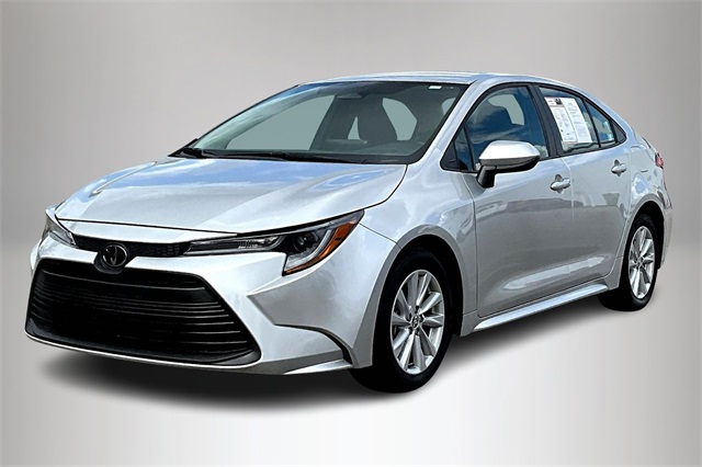 2024 Toyota Corolla LE photo 2