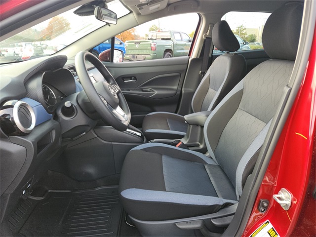 2025 Nissan Versa SV photo 5