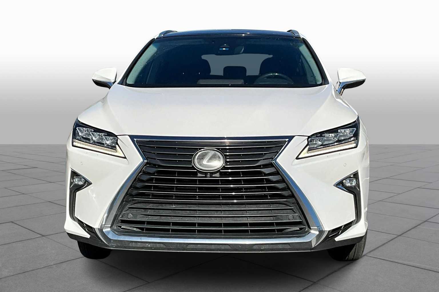 2017 Lexus RX photo 3