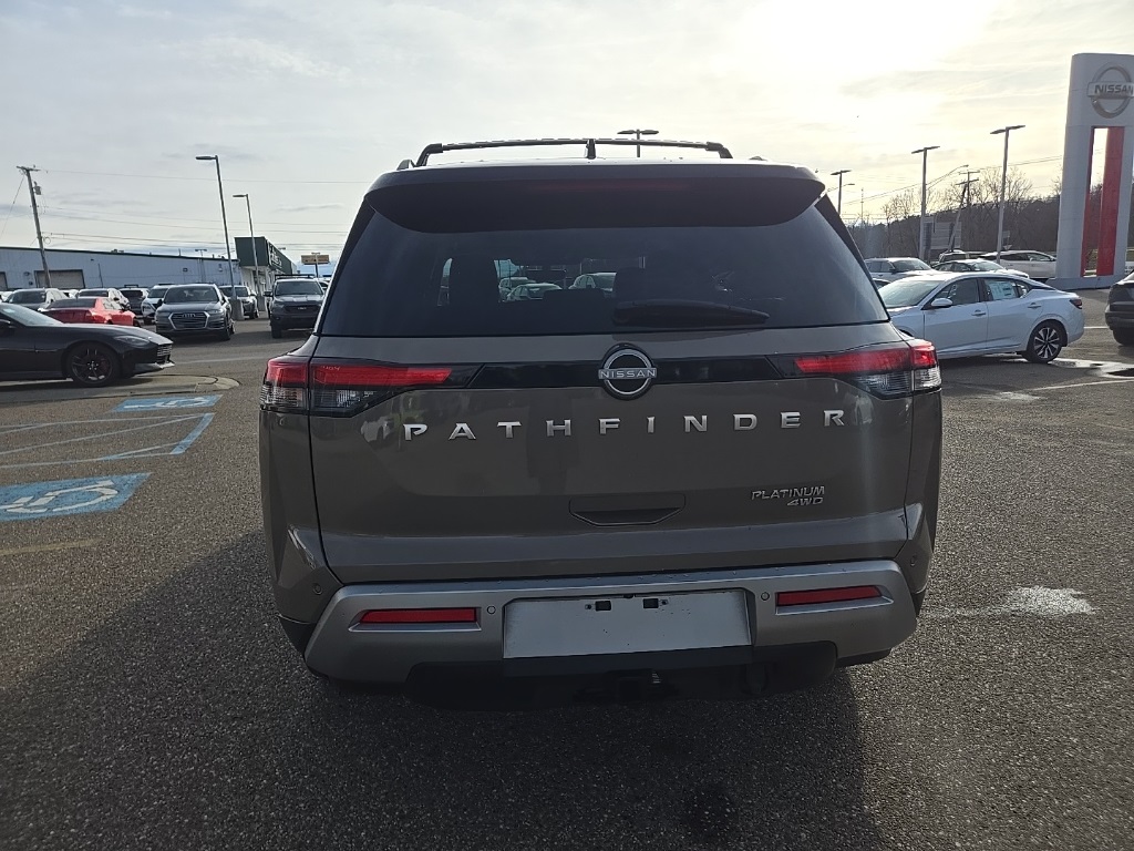 2023 Nissan Pathfinder Platinum photo 4