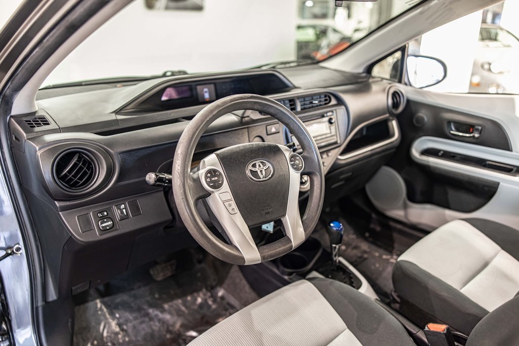 2014 TOYOTA PRIUS C - Image 19