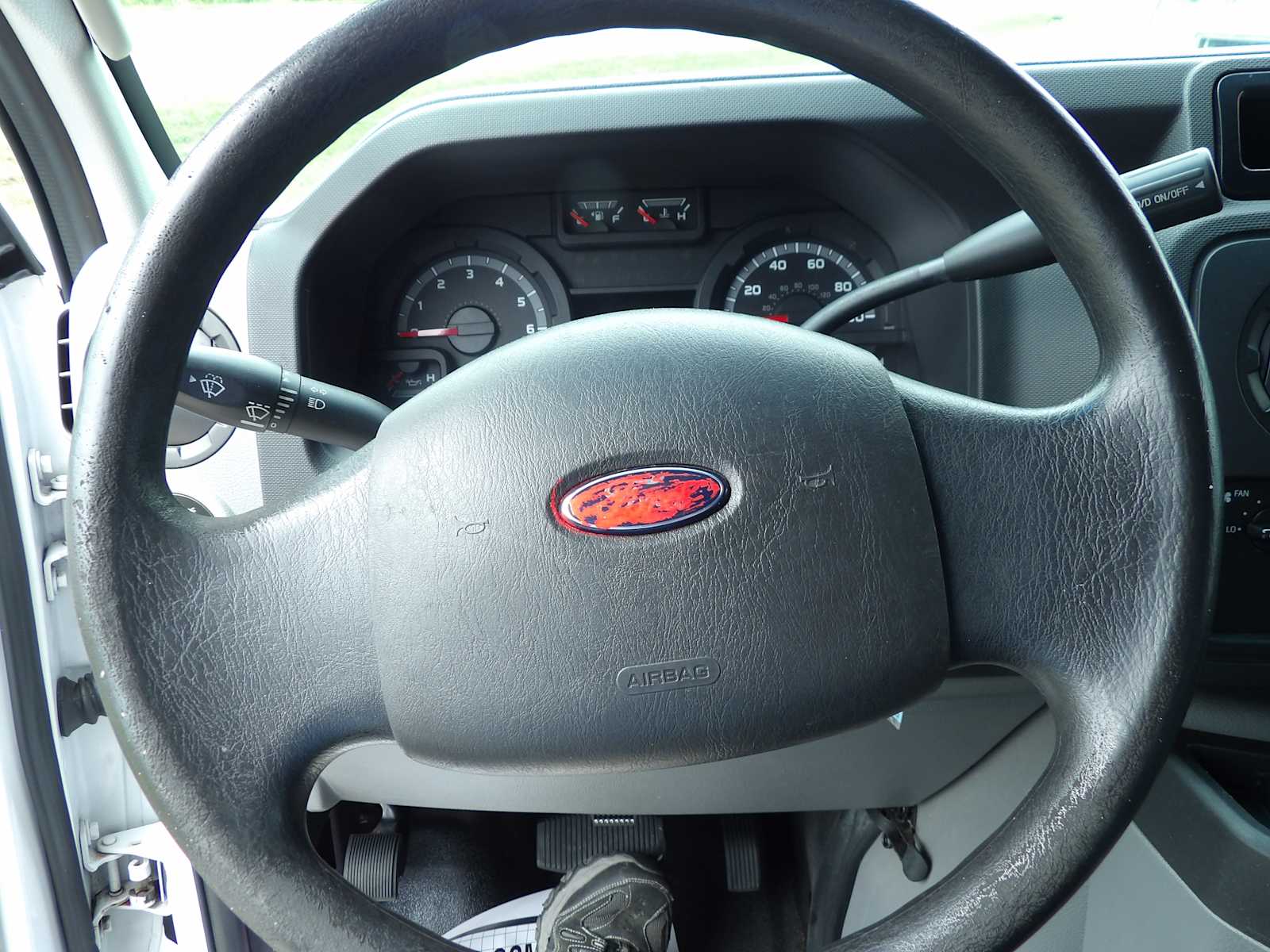 2014 Ford E-150 photo 20