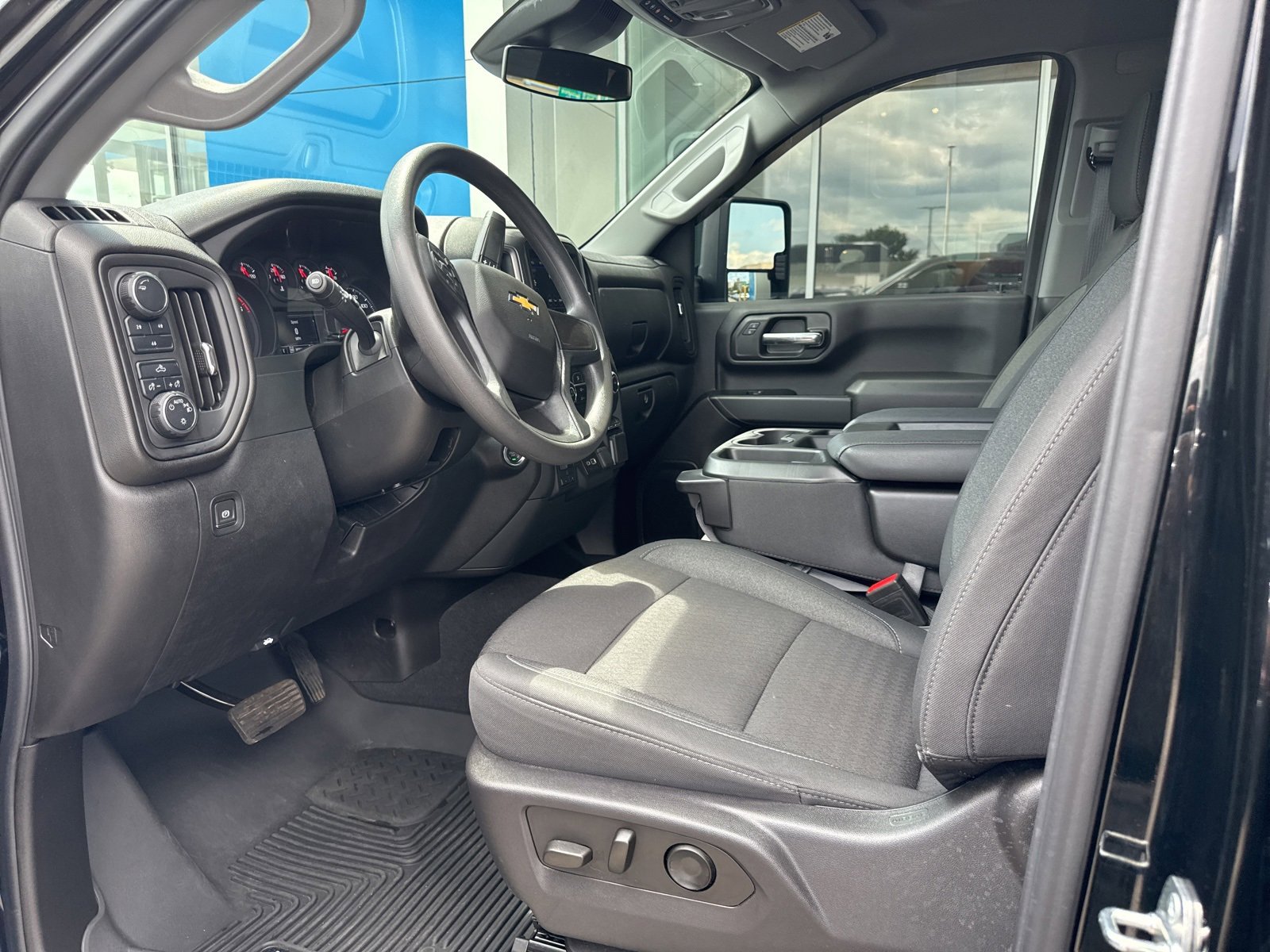2024 Chevrolet Silverado 2500HD Custom photo 19