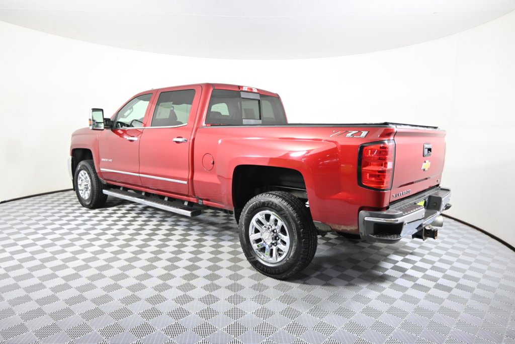 2019 Chevrolet Silverado 3500HD LTZ photo 4