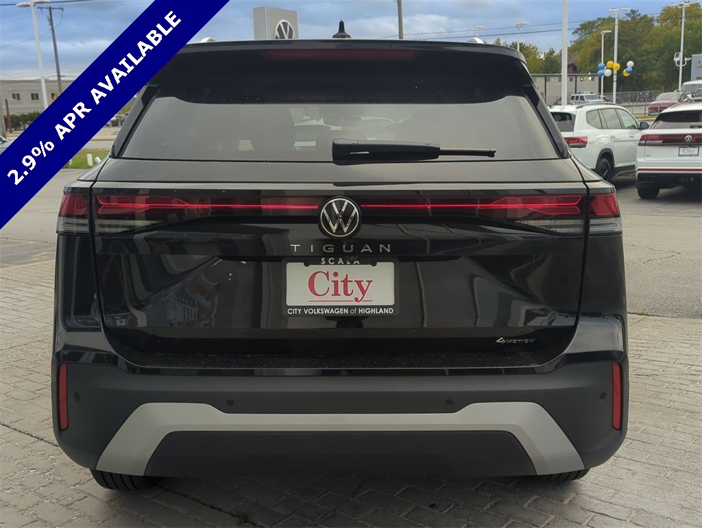 2025 Volkswagen Tiguan S photo 2