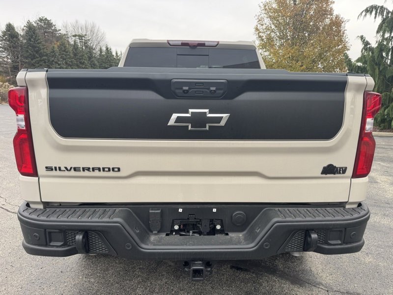2026 Chevrolet Silverado 1500 ZR2 photo 3
