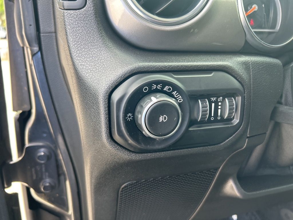 2019 Jeep Wrangler Unlimited Sahara photo 37