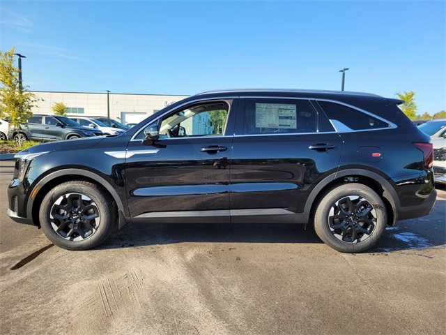 2025 Kia Sorento S photo 3