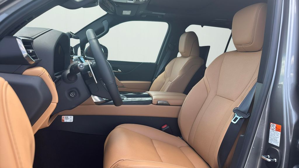 2025 Lexus LX Luxury photo 13