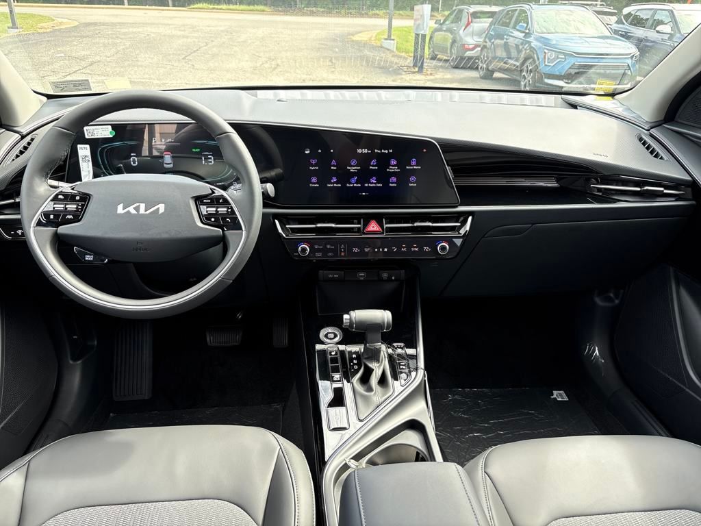 2025 Kia Niro EX photo 24