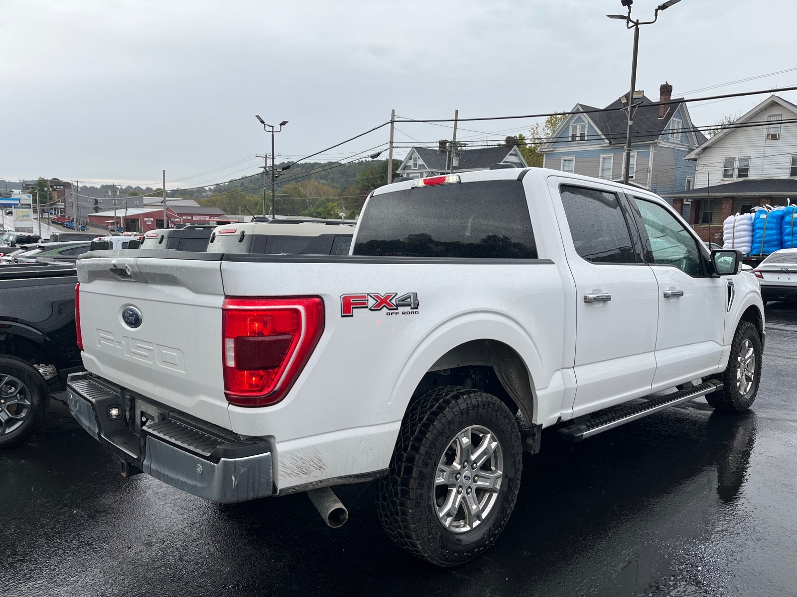 2021 Ford F-150 XLT photo 2