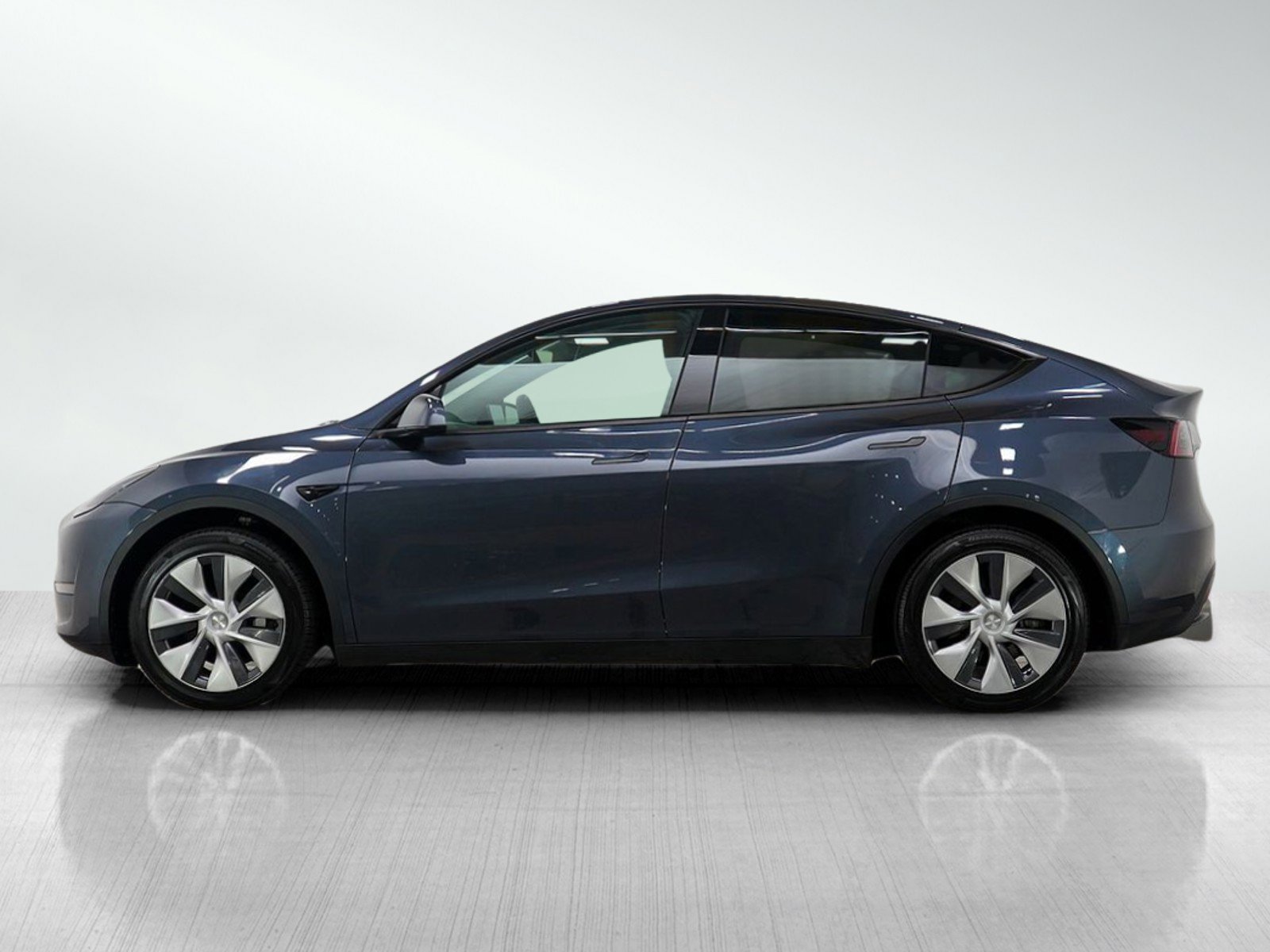 Used 2022 Tesla Model Y Long Range with VIN 7SAYGAEE4NF541007 for sale in White Bear Lake, Minnesota