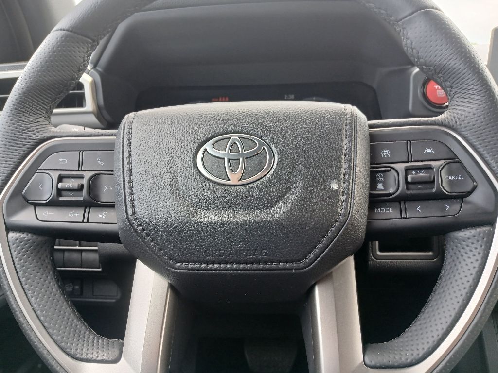 2025 Toyota Tacoma SR5 photo 16