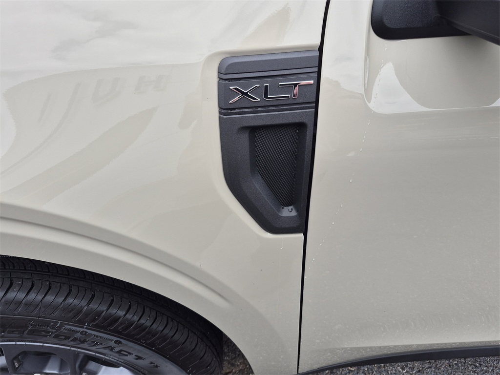 2025 Ford Maverick XLT photo 7