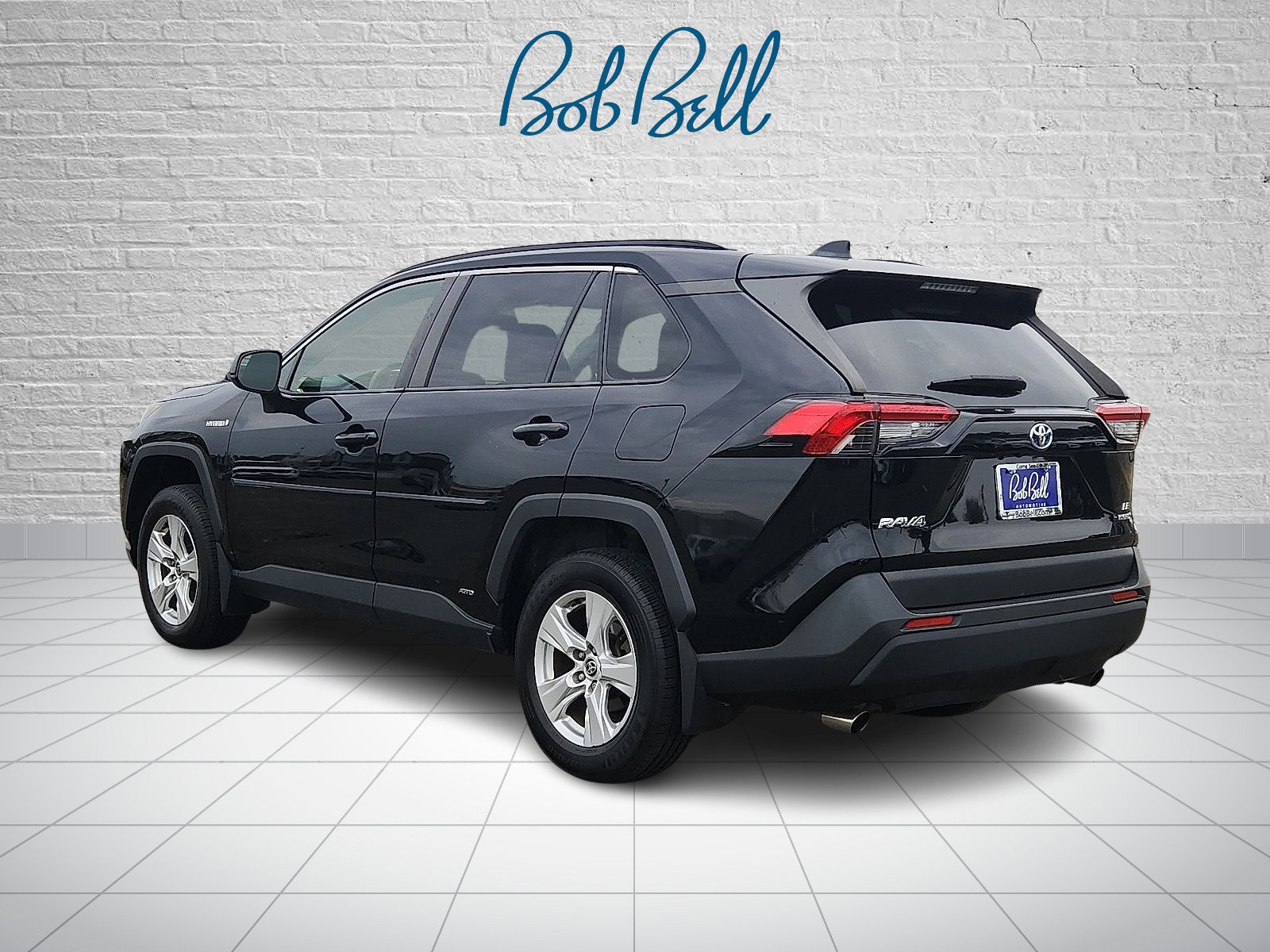 2021 Toyota RAV4 Hybrid LE photo 3