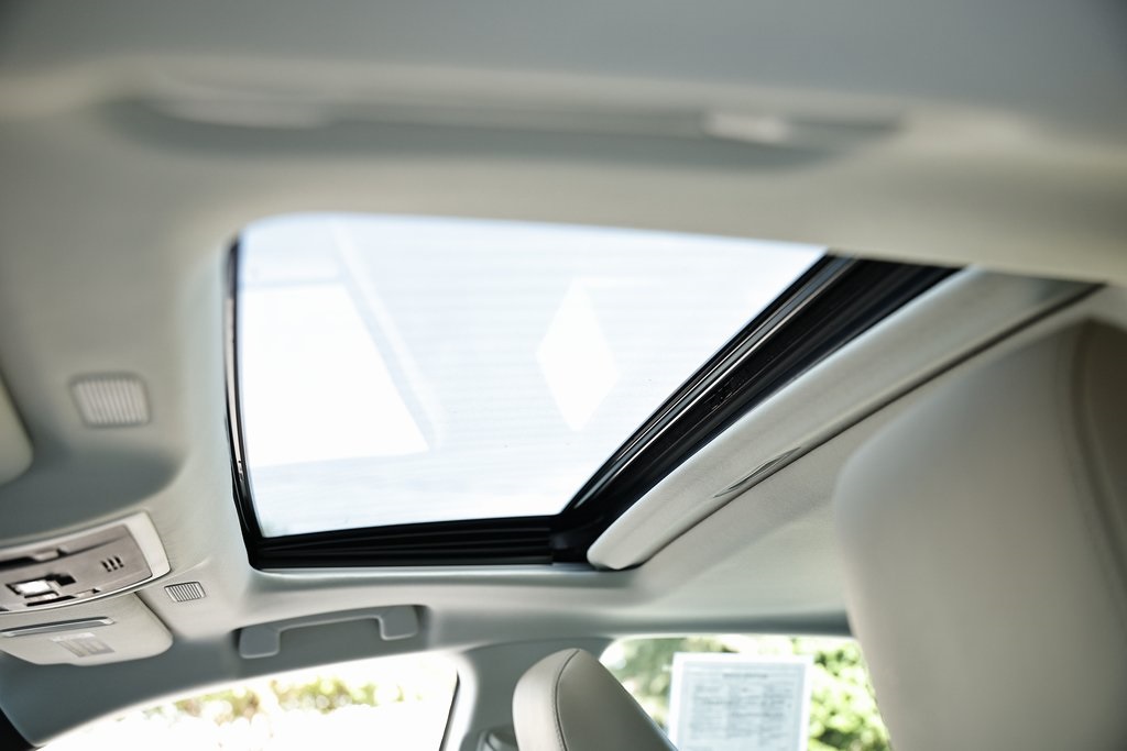 2021 Lexus ES 300h photo 17