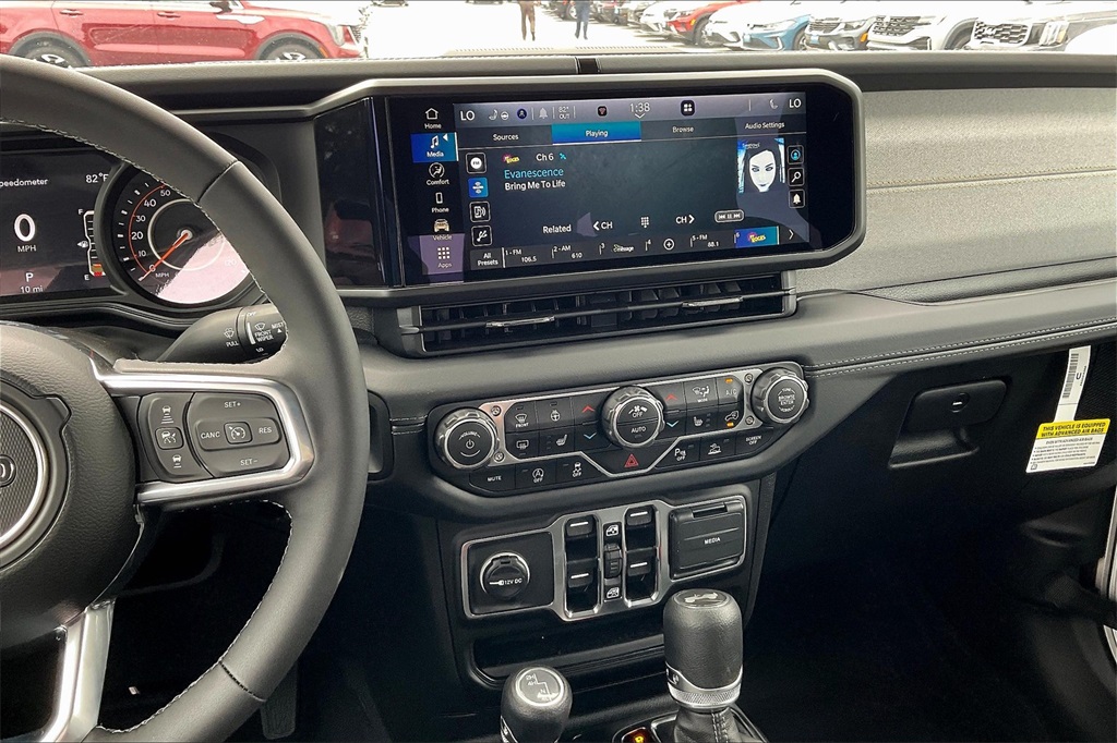 2025 Jeep Wrangler Sahara photo 12