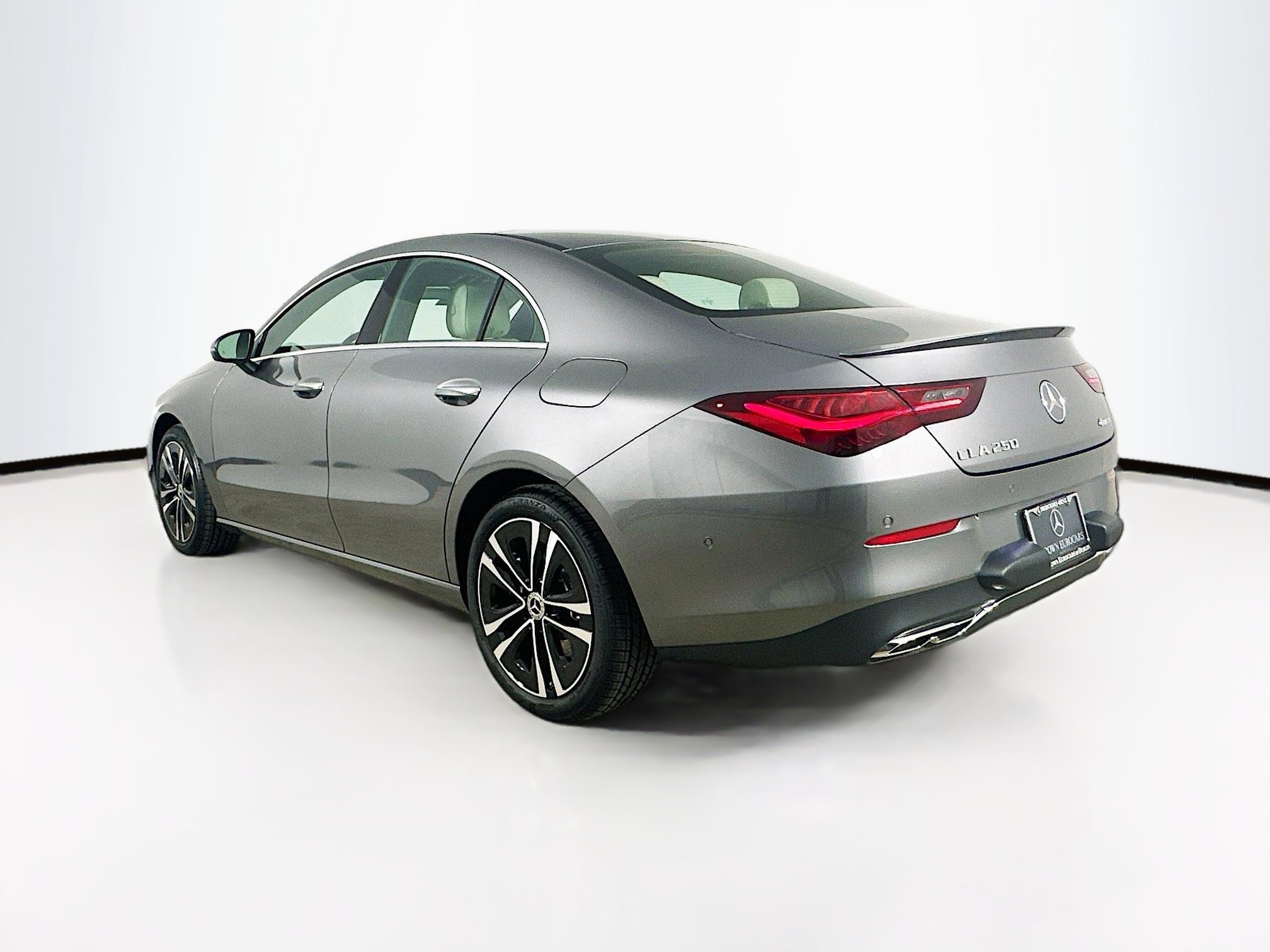 2025 Mercedes Benz CLA 250 4MATIC photo 5