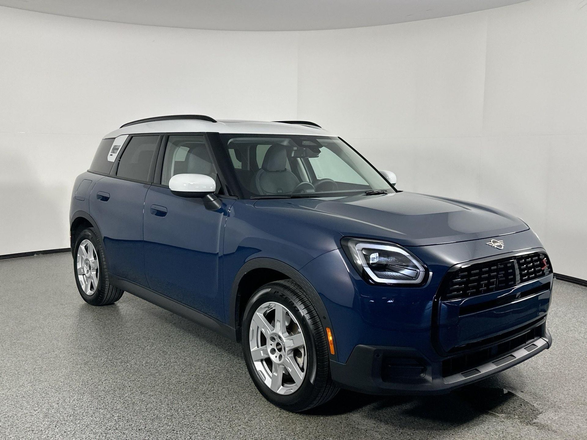 2025 Mini Cooper S ALL4 photo 3