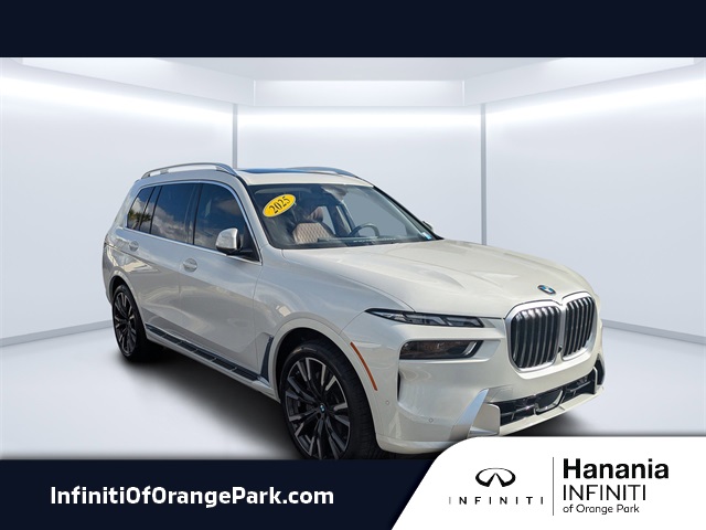 2025 BMW X7 40i's photo