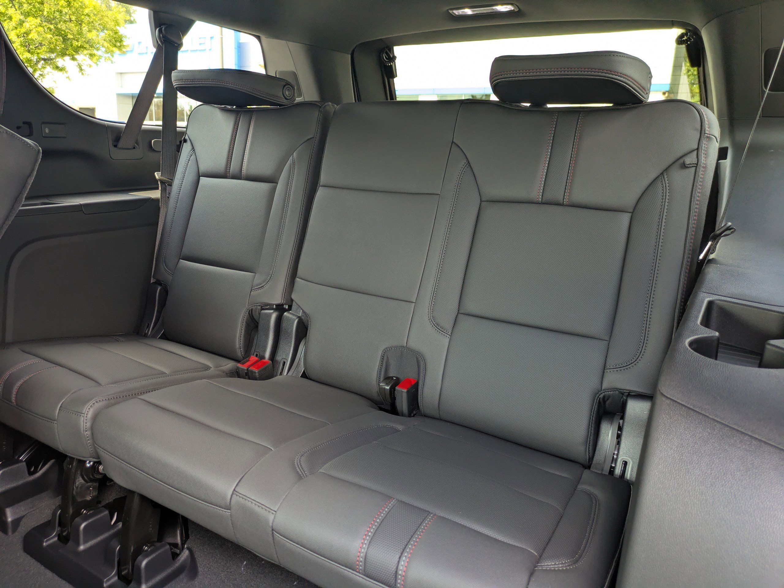2026 Chevrolet Suburban RST photo 14