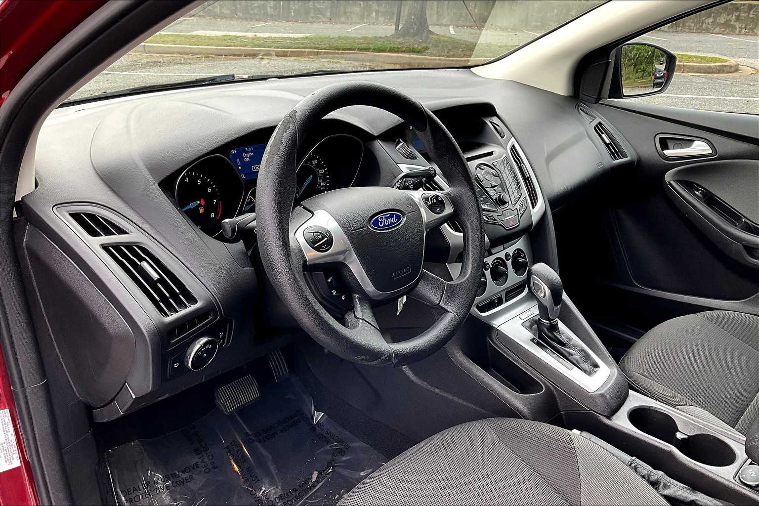 2014 Ford Focus SE photo 14