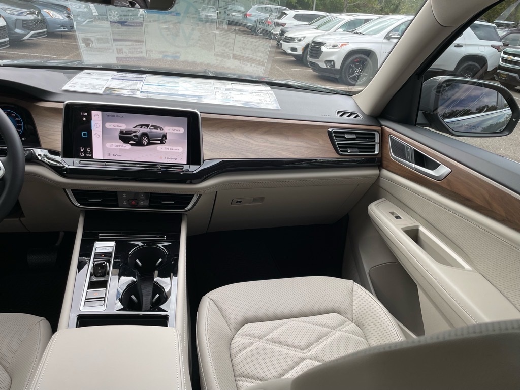 2026 Volkswagen Atlas SE photo 2