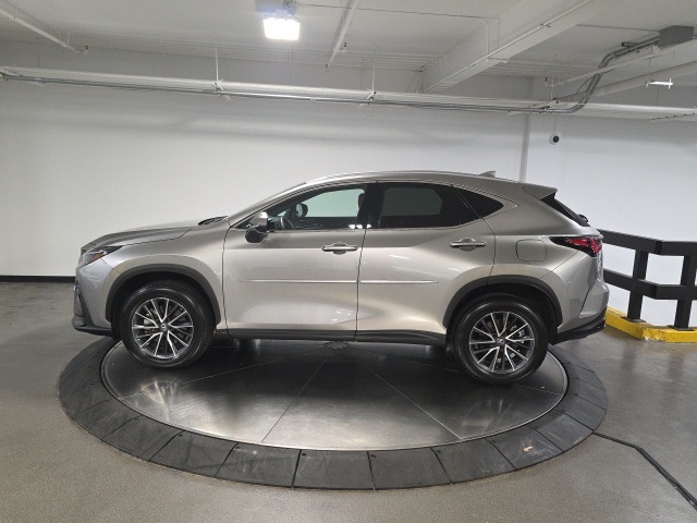 2023 Lexus NX 350 photo 3