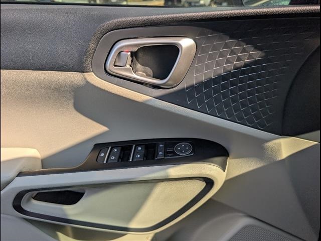2020 Kia Soul S photo 13