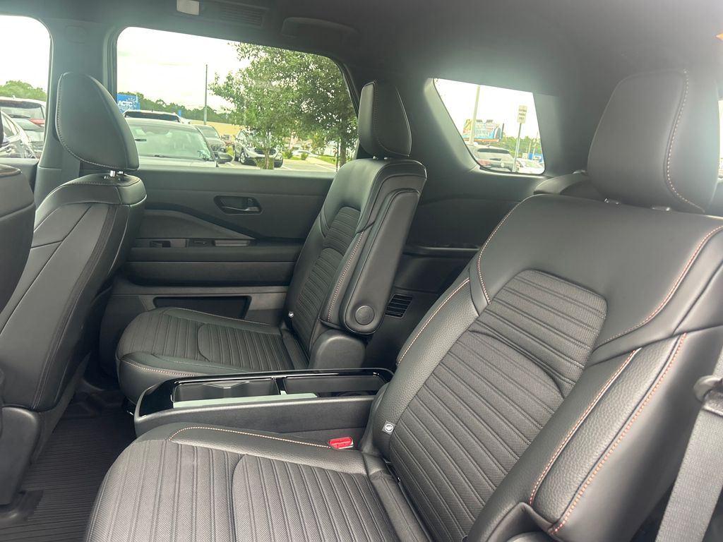 2025 Nissan Pathfinder Rock Creek photo 18