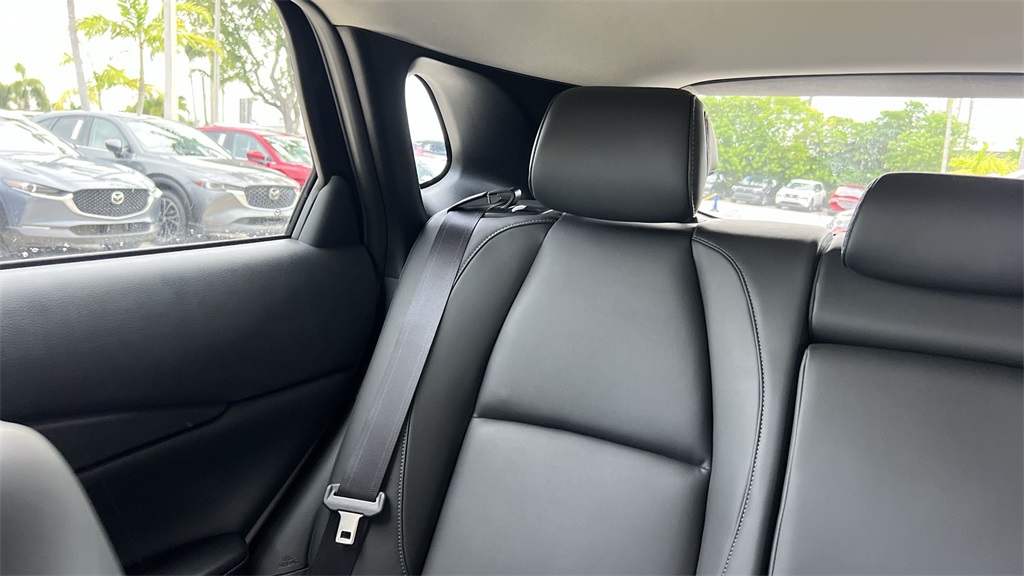 2025 Mazda CX-30 2.5 S Preferred photo 17