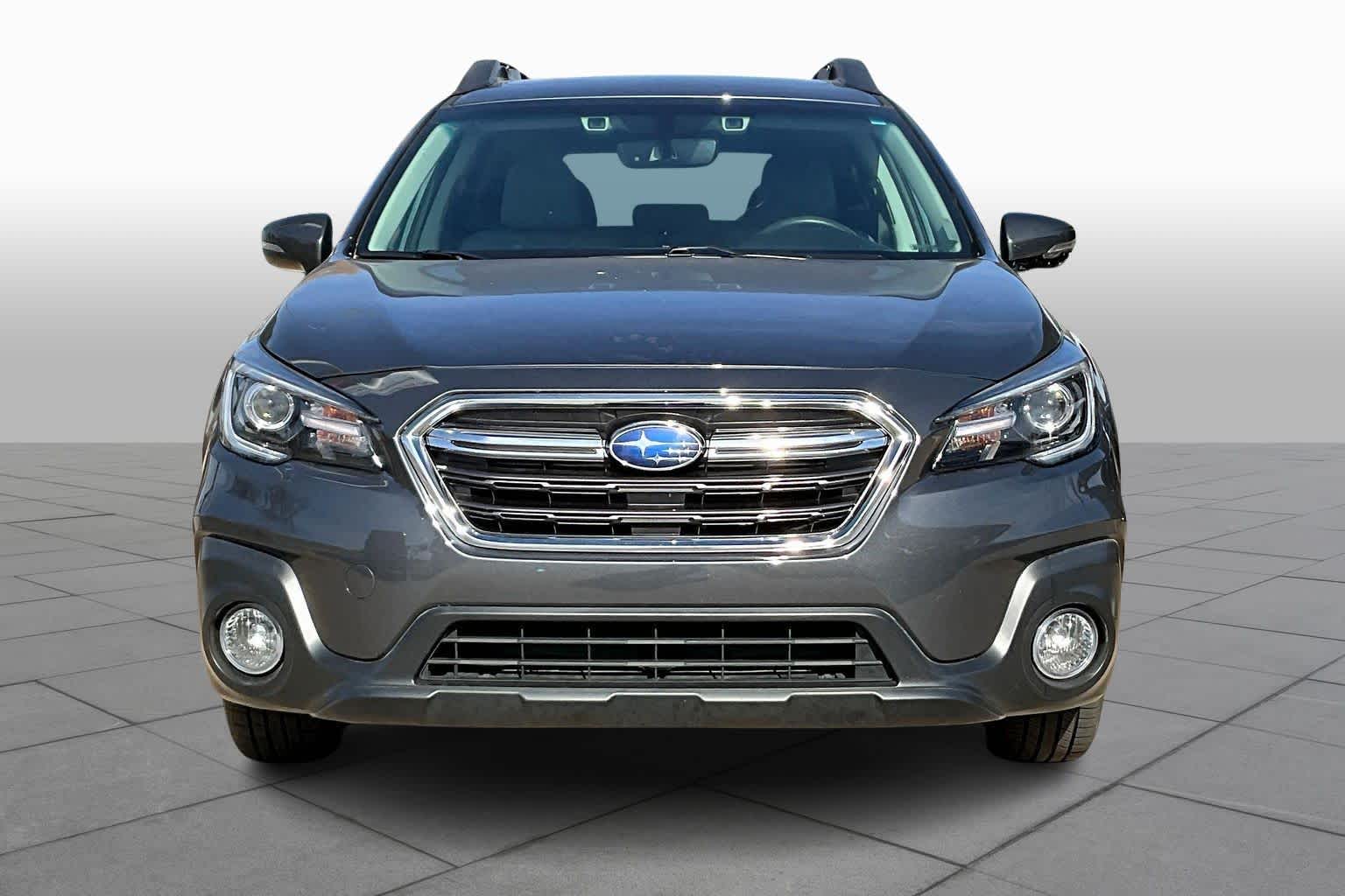 2018 Subaru Outback Limited photo 3