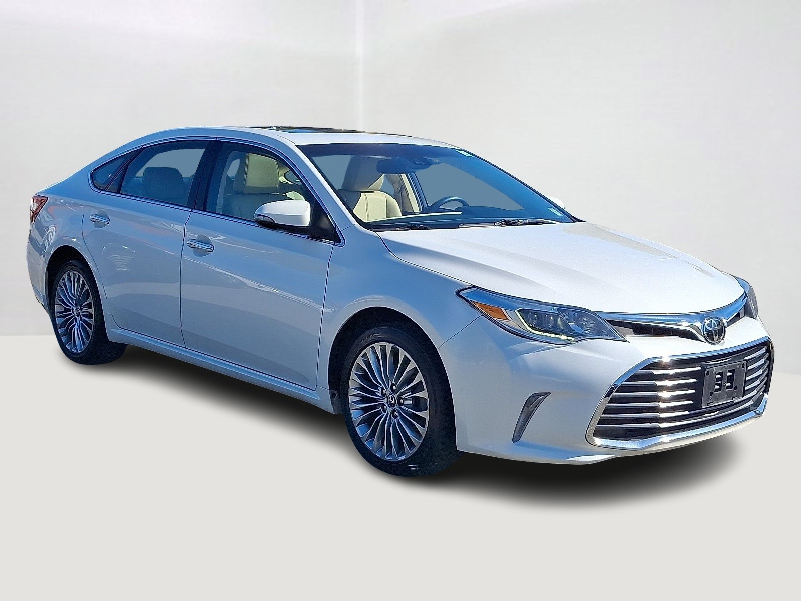 2018 Toyota Avalon Limited photo 3