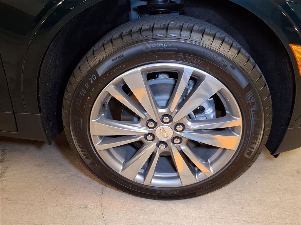 2025 Cadillac XT5 Premium Luxury photo 2