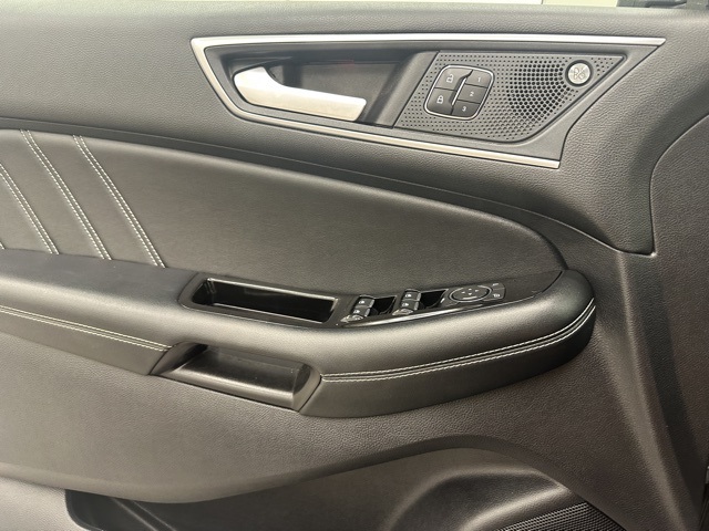 2020 Ford Edge ST photo 35